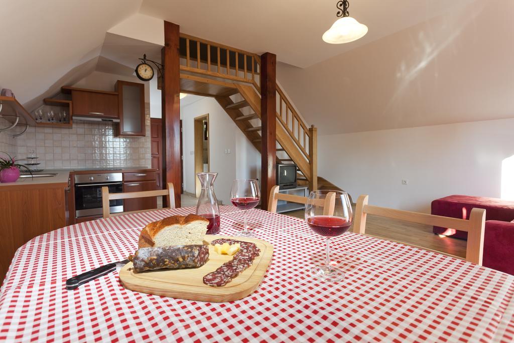 Vineyard Cottage Lustek Novo Mesto Ruang foto