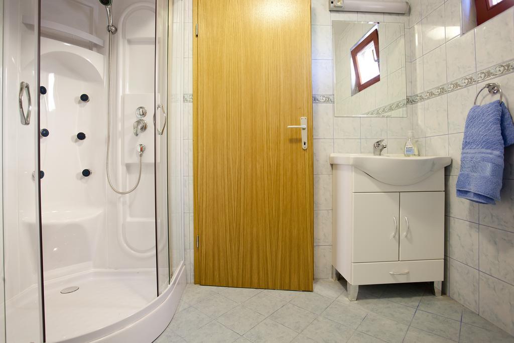 Vineyard Cottage Lustek Novo Mesto Ruang foto
